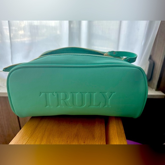 TRULY Handbags - Truly zip up cosmetic bag